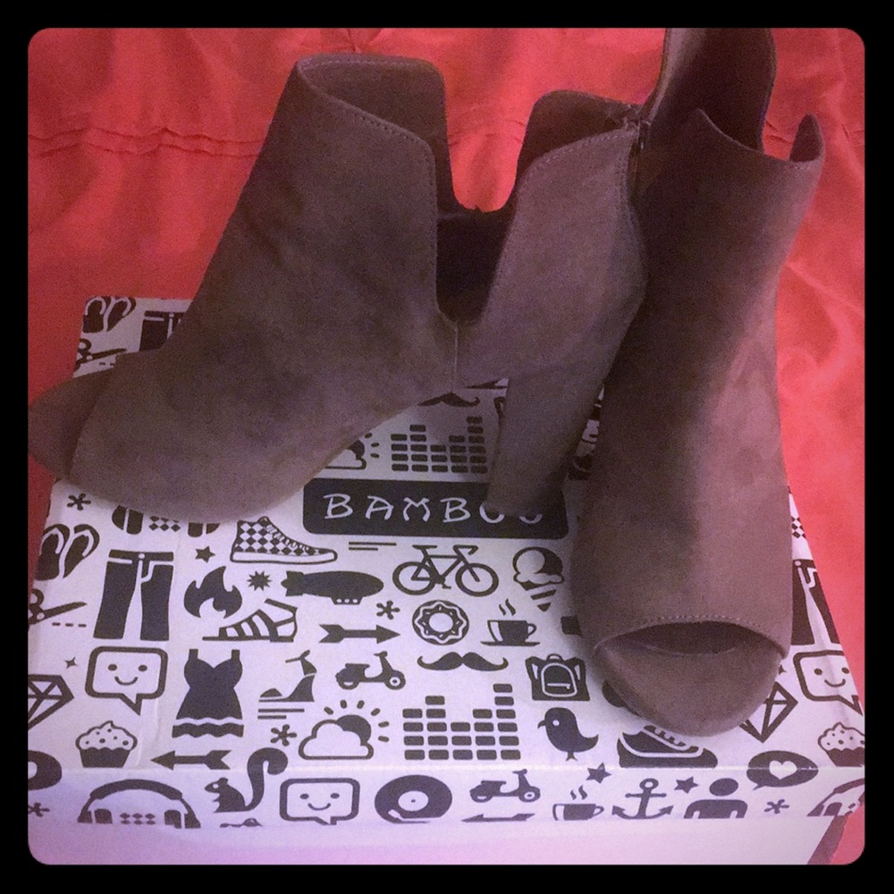 Peek-a-boo Shoe!